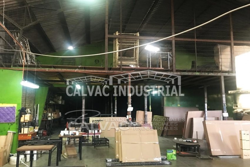 Se-vende-propiedad-industrial-con-Galpon-en-Cerro-Navia-3