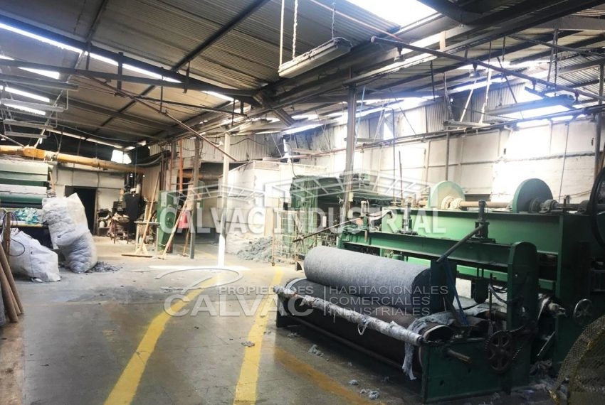 Se-vende-propiedad-industrial-con-Galpon-en-Cerro-Navia-4