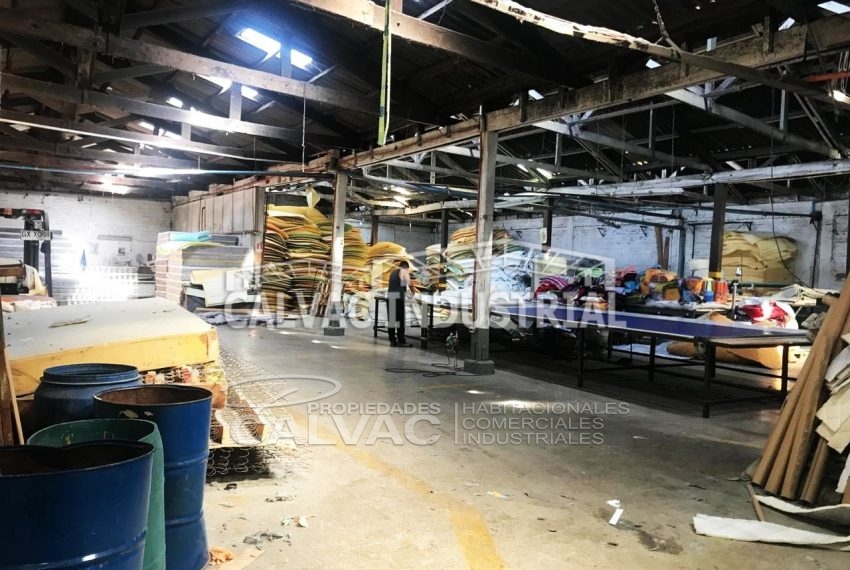 Se-vende-propiedad-industrial-con-Galpon-en-Cerro-Navia-7